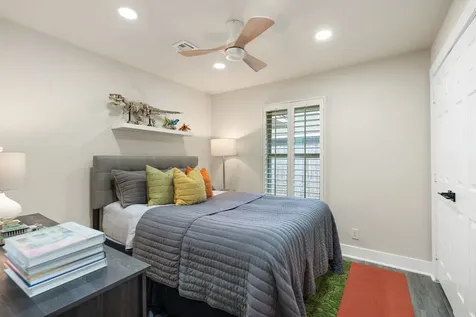 5113 W 43rd Street Houston TX 77092