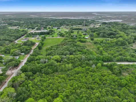 2187 Old Mexico Road High Island TX 77623