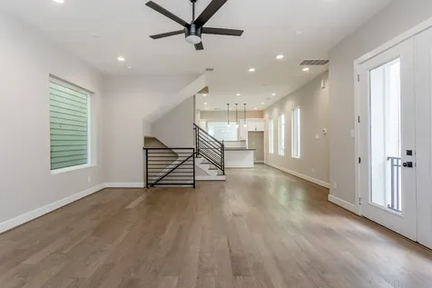 1439 W 25th Street B Houston TX 77008