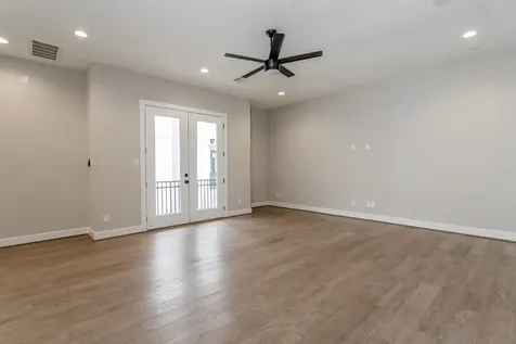 1439 W 25th Street B Houston TX 77008