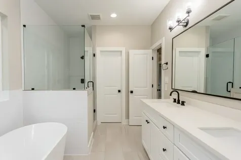1439 W 25th Street B Houston TX 77008