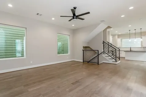 1439 W 25th Street B Houston TX 77008