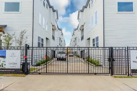 1439 W 25th Street B Houston TX 77008