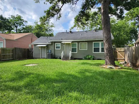 7124 Linden Street Houston TX 77087