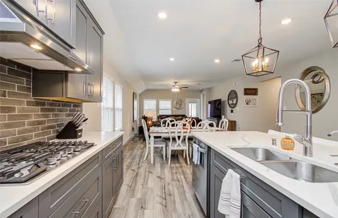 1971 Highland Meadows Drive Pearland TX 77089