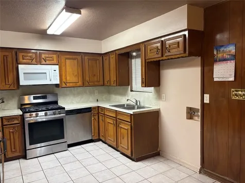 415 Zinn Drive Crosby TX 77532