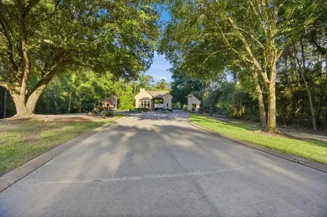 2727 N Cotswold Manor Drive Houston TX 77339
