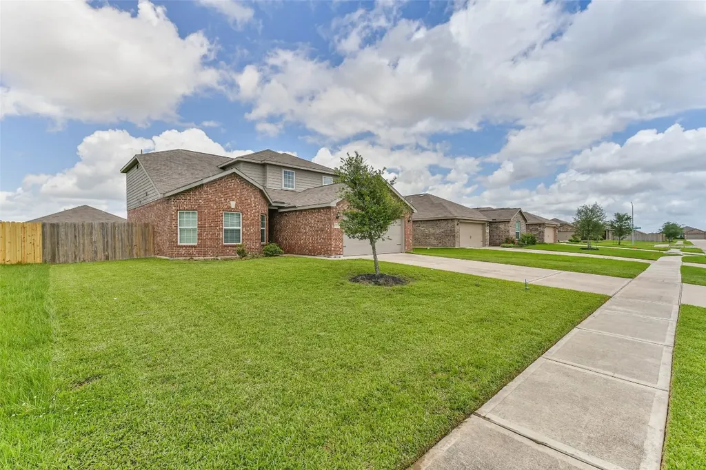 1123 Rare Fancy Drive Iowa Colony TX 77583