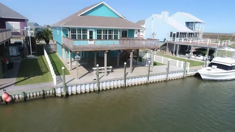 1682 Blue Water Drive Freeport TX 77541
