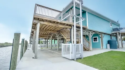 1682 Blue Water Drive Freeport TX 77541