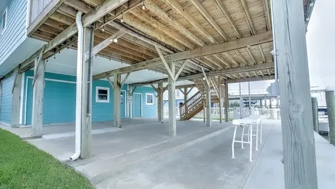 1682 Blue Water Drive Freeport TX 77541