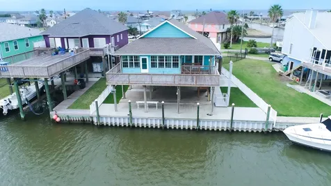 1682 Blue Water Drive Freeport TX 77541