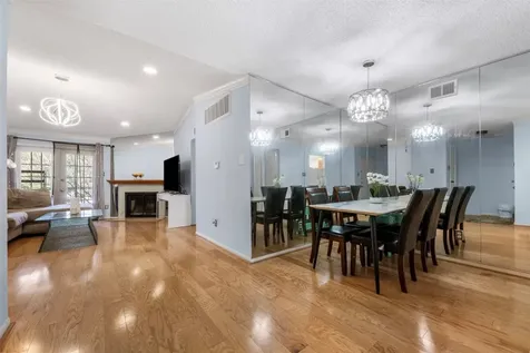 1515 Sandy Springs Road 3404 Houston TX 77042