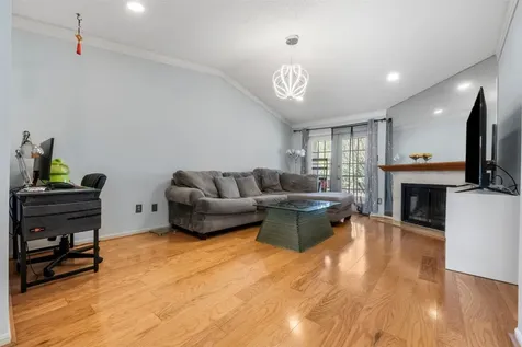 1515 Sandy Springs Road 3404 Houston TX 77042