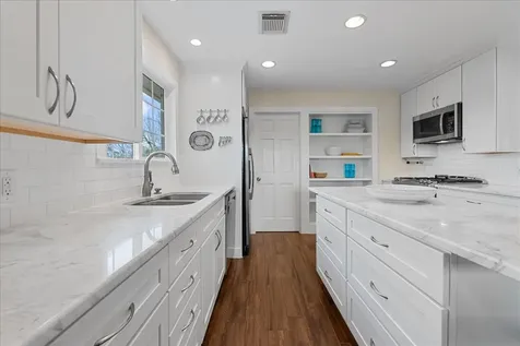 510 Shore Acres Boulevard La Porte TX 77571