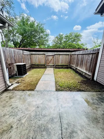 2035 Country Village Boulevard B Humble TX 77338