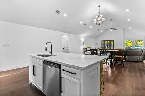 112 Glen Haven Livingston TX 77351