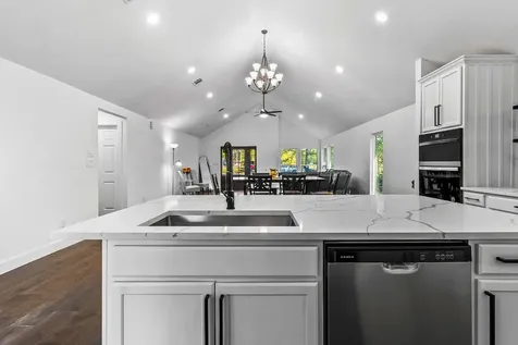 112 Glen Haven Livingston TX 77351