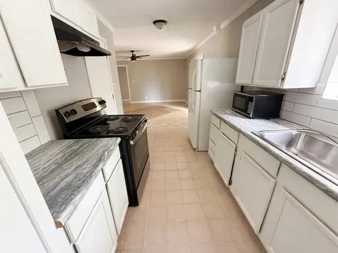 609 Sumbera Street Holland TX 76534