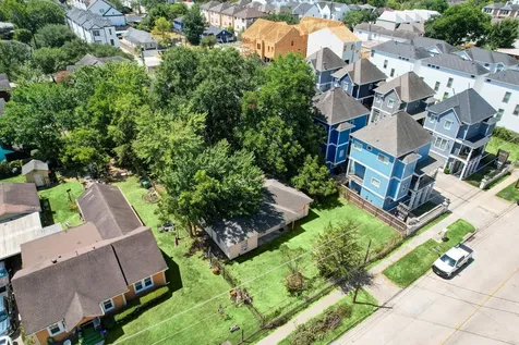 1124 W 23rd Street Houston TX 77008