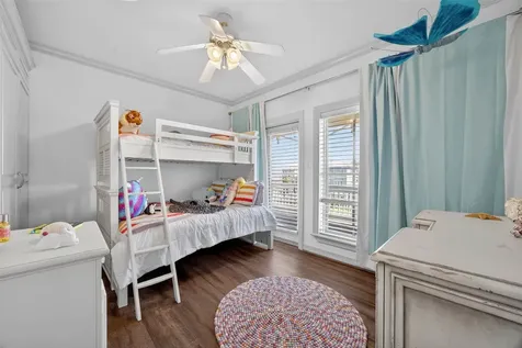 730 Beachtown Passage Galveston TX 77550