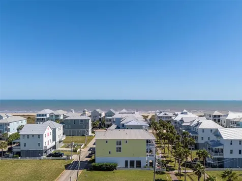 730 Beachtown Passage Galveston TX 77550