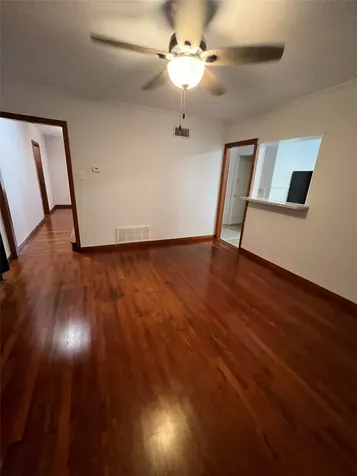 4711 Avenue R 1/2 Galveston TX 77551