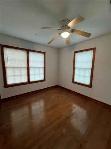 4711 Avenue R 1/2 Galveston TX 77551