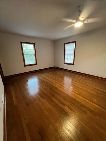 4711 Avenue R 1/2 Galveston TX 77551