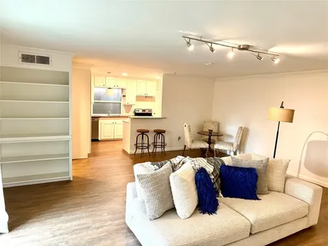 6338 Crab Orchard Road Houston TX 77057