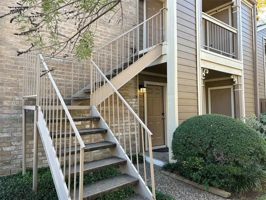 1880 White Oak Drive 103 Houston TX 77009