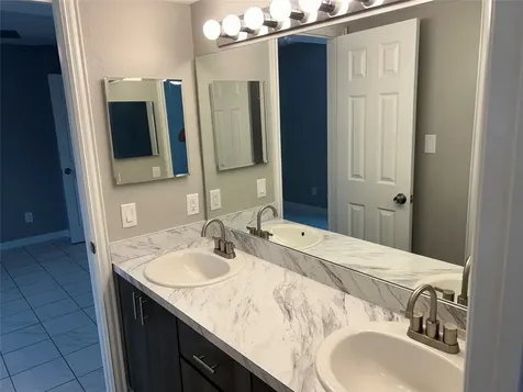 1880 White Oak Drive 103 Houston TX 77009