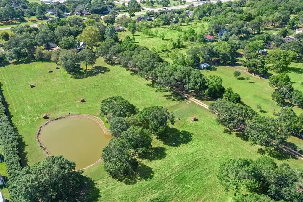 305 Hill Street Sealy TX 77474
