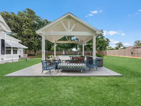 305 Hill Street Sealy TX 77474