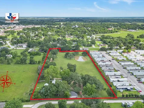 305 Hill Street Sealy TX 77474