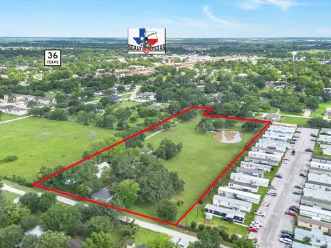 305 Hill Street Sealy TX 77474