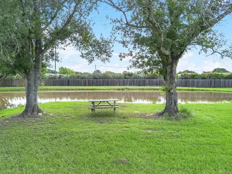 305 Hill Street Sealy TX 77474