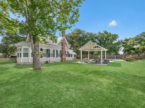 305 Hill Street Sealy TX 77474