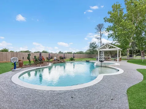 305 Hill Street Sealy TX 77474