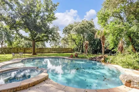 305 Hill Street Sealy TX 77474