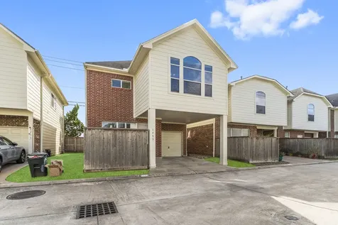1755 Aden Drive Houston TX 77003