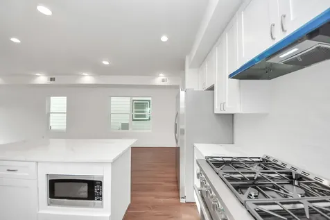 611 E 39th Street B Houston TX 77022