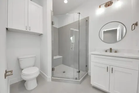611 E 39th Street B Houston TX 77022
