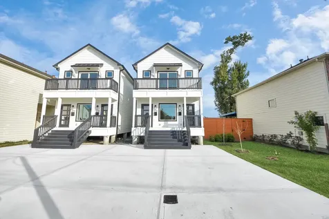 611 E 39th Street B Houston TX 77022