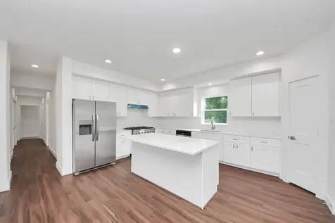 611 E 39th Street B Houston TX 77022