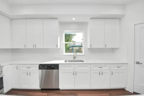 611 E 39th Street B Houston TX 77022