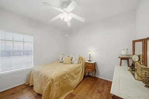 1139 Peachford Lane Houston TX 77062