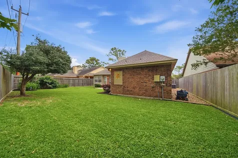 1139 Peachford Lane Houston TX 77062