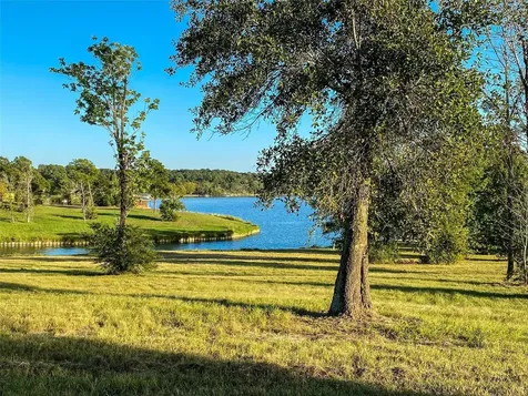225 Peninsula Drive Livingston TX 77351