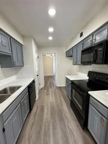 10378 Briar Forest Drive 32/5 Houston TX 77042
